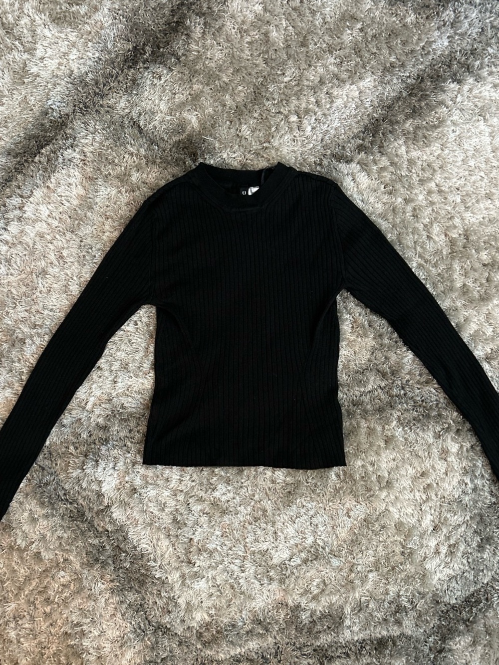 Ribbed Long-Sleeve Mockneck Top - Black